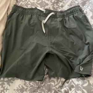 Vuori Lined Shorts - Green.